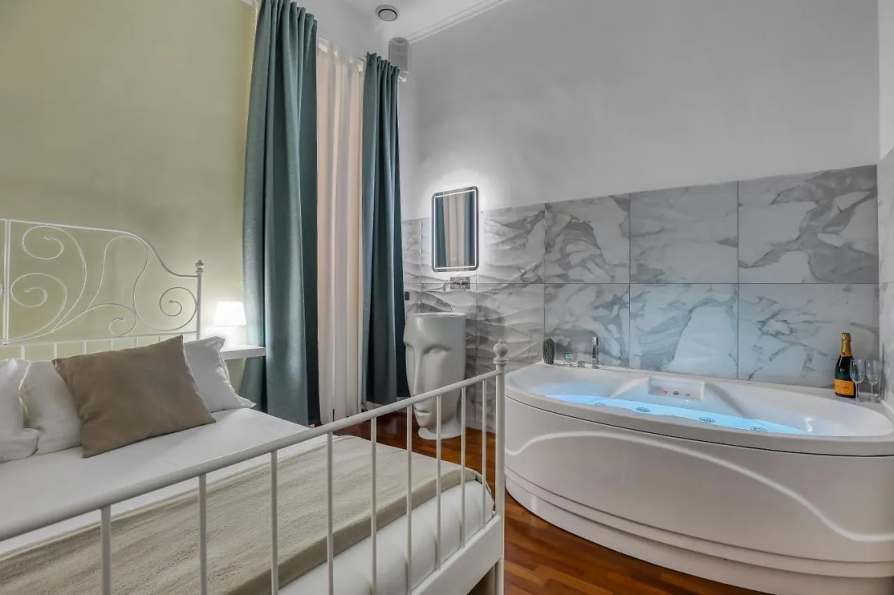 Atrhome Frattina Luxury Roma Italia