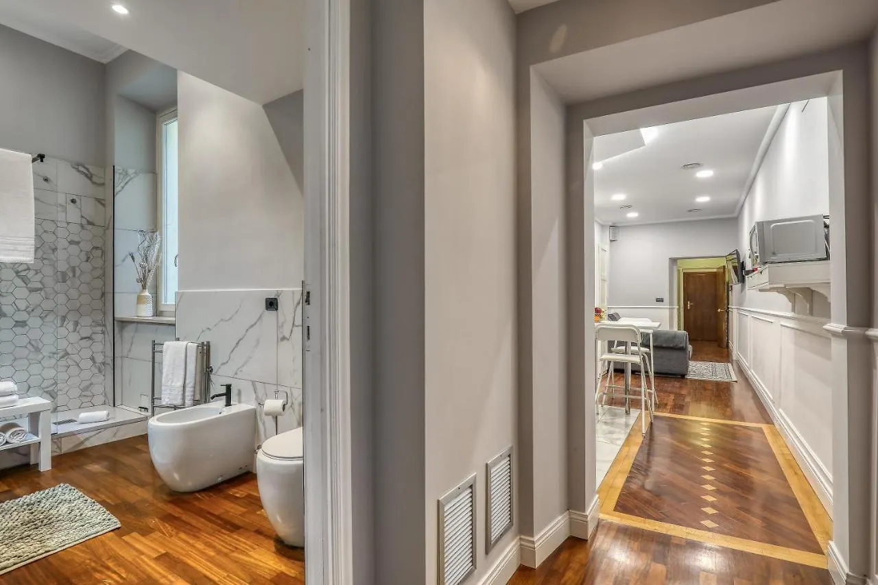Atrhome Frattina Luxury Roma 0*,  Italia
