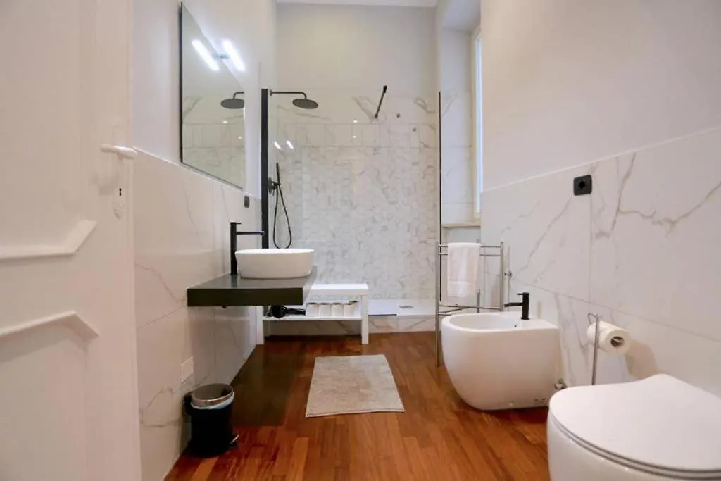 Atrhome Frattina Luxury Roma 0*,  Italia
